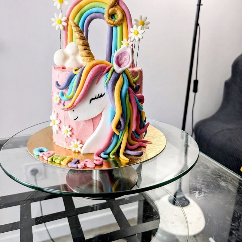 Cake design licorne coloré réalisé sur mesure